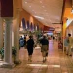 La Encantada shopping in the foothills