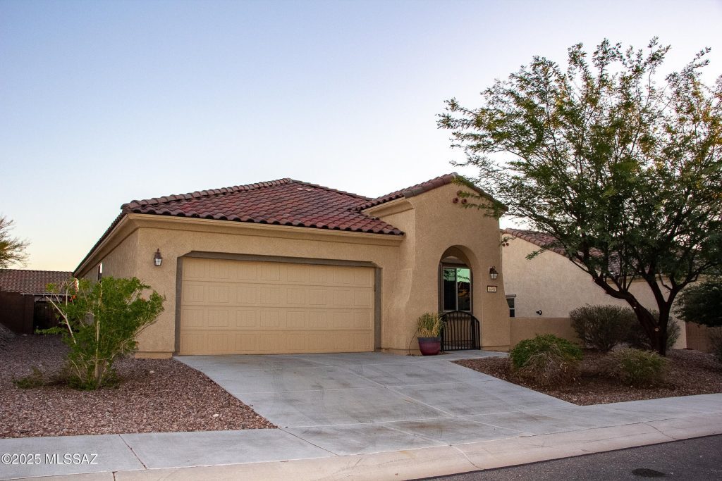 Tucskup Trail Del Webb at Dove Mountain