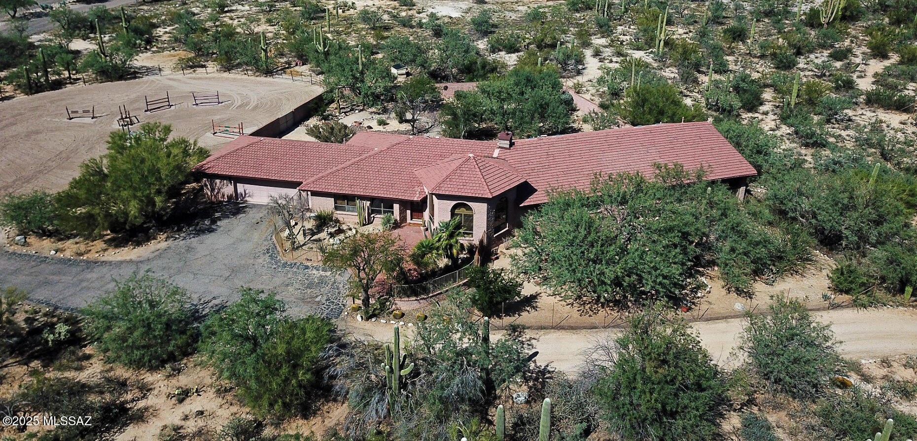 luxury homes in tucson